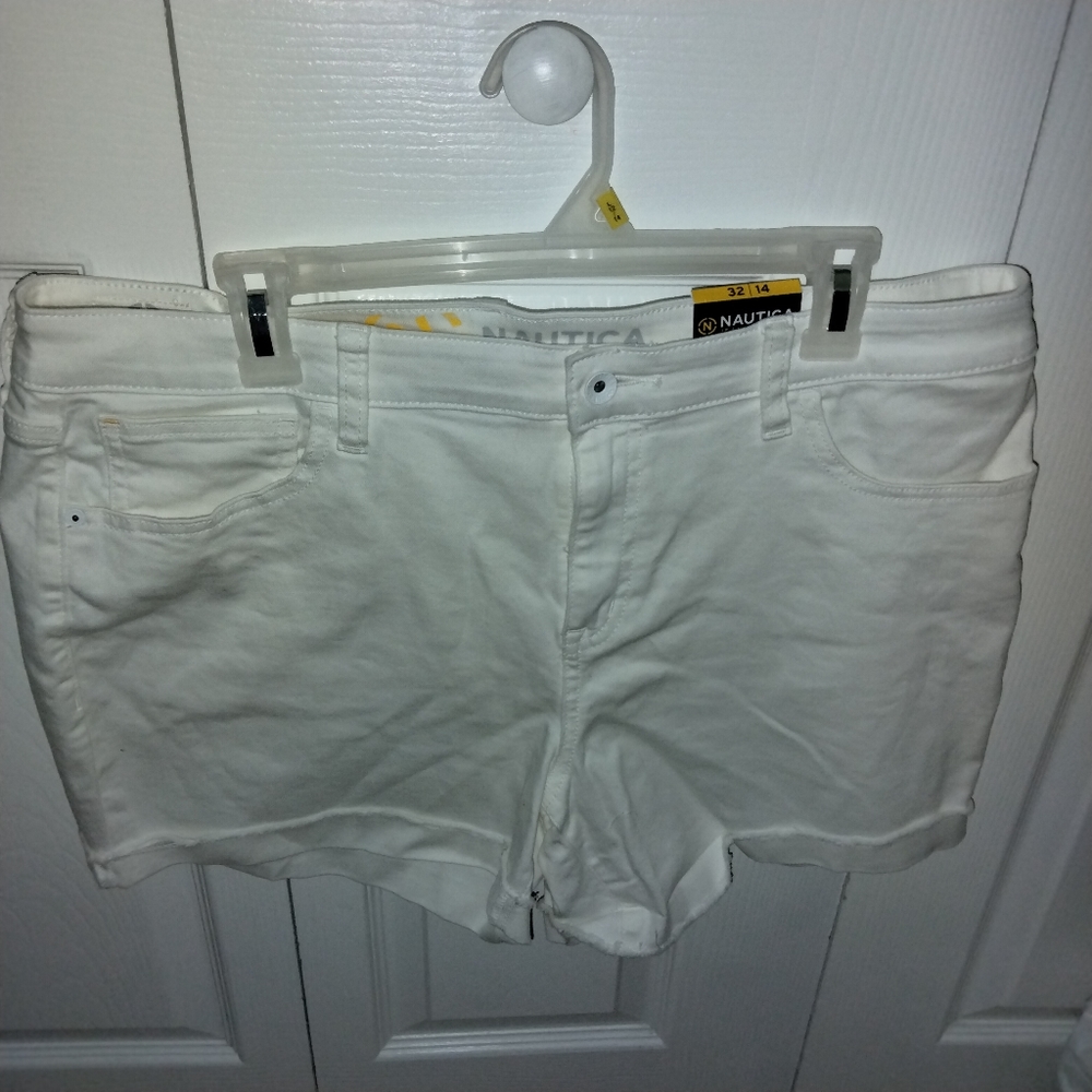 Ladies white Nautica shorts